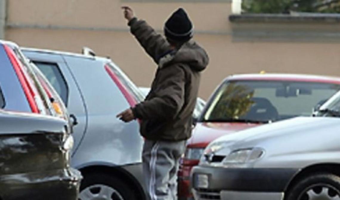 Lotta ai parcheggiatori abusivi: i controlli della polizia di Stato