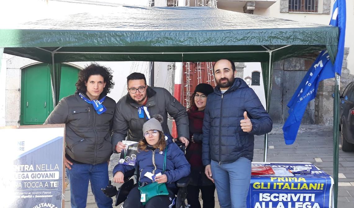 Il gazebo della Lega ad Abriola riscuote successo