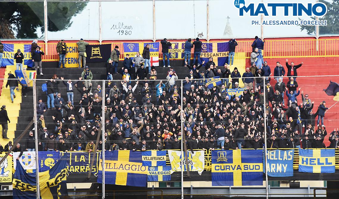 «Sporchi terroni, per voi acqua e sapone»: la Lega multa il Verona per i cori razzisti dei suoi tifosi contro il Foggia