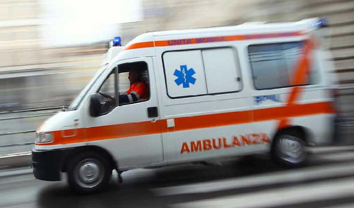 Travolto dall'albero che stava tagliando: morto 33enne a Policoro