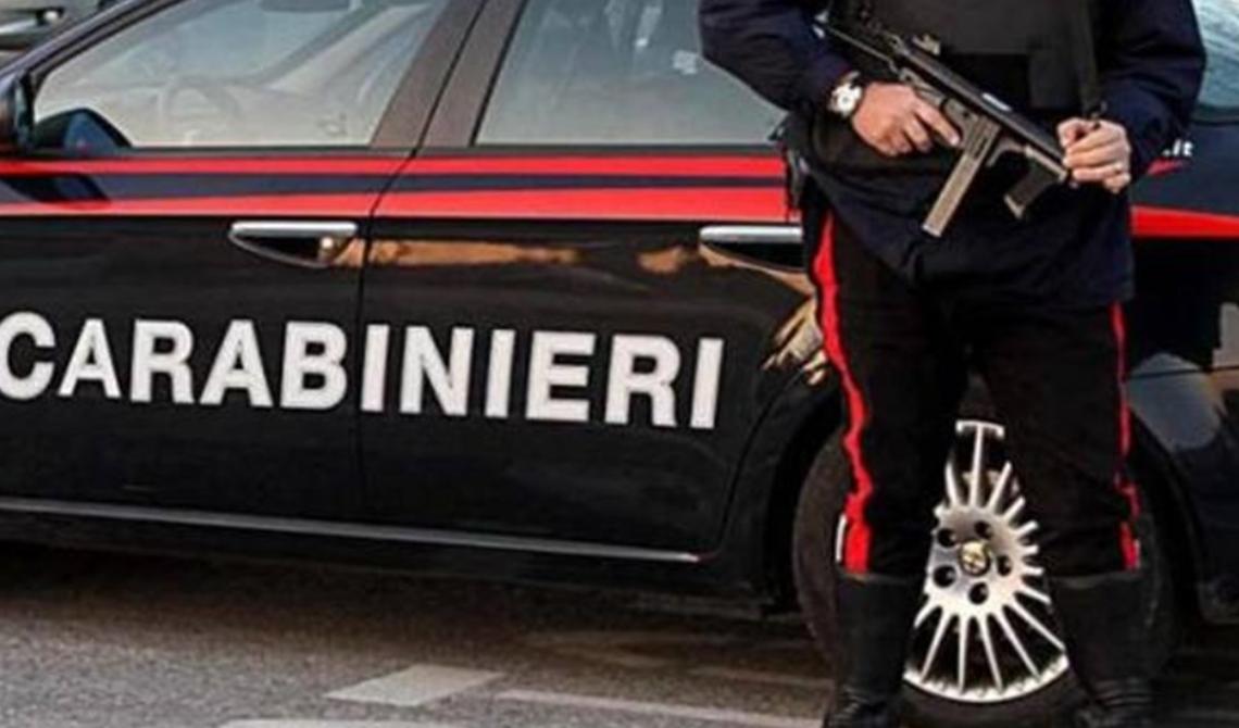 San Ferdinando di Puglia, per amore incendiano due auto: denunciate 26enne e 18enne