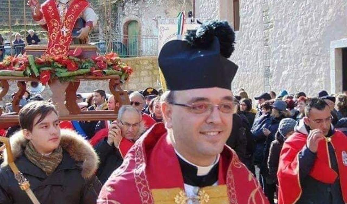 Strade di sangue: muore a Corato il sacerdote lucano don Mossucca