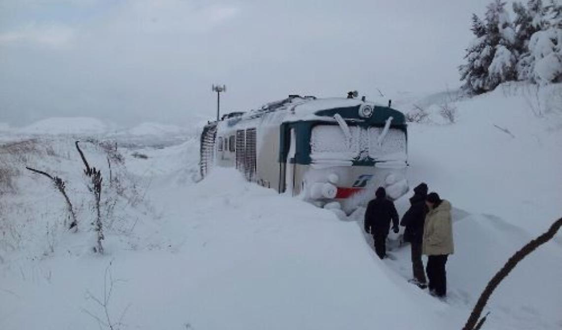 Maltempo: ancora disagi per la neve. A Potenza scuole chiuse anche lunedì