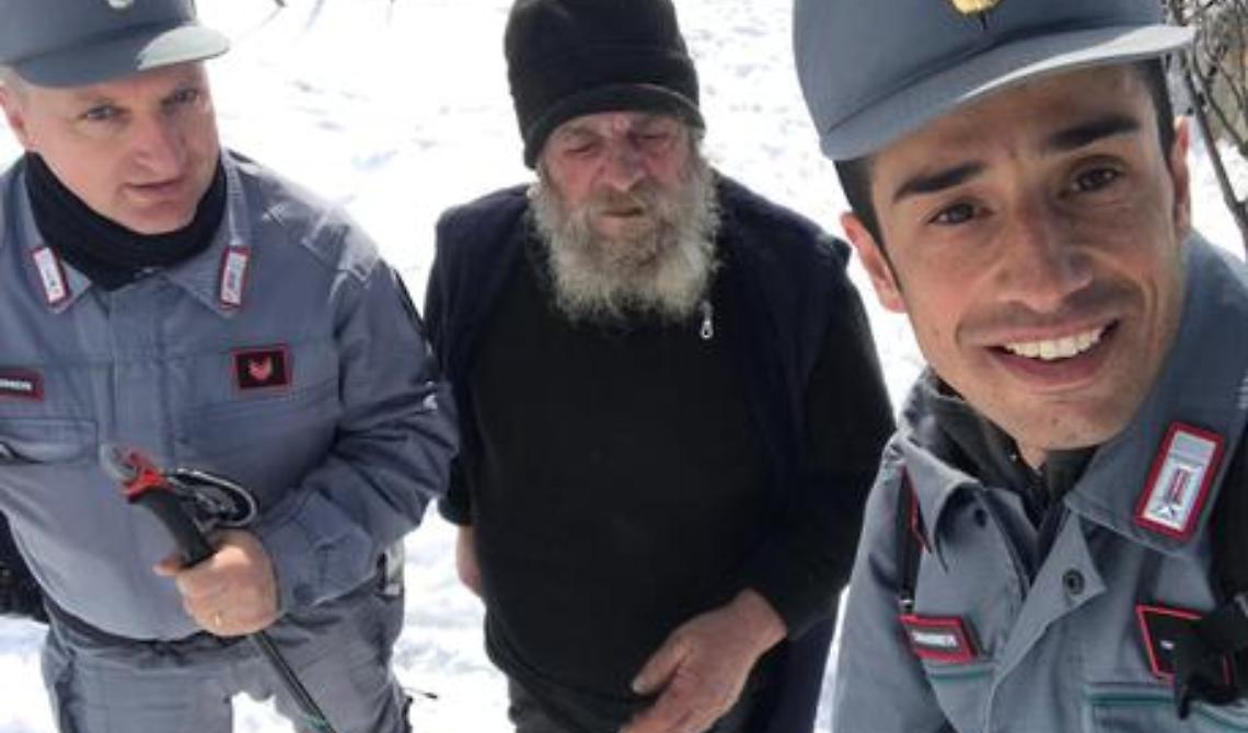 Maltempo, anziano isolato nella campagna del Potentino: soccorso dai Forestali
