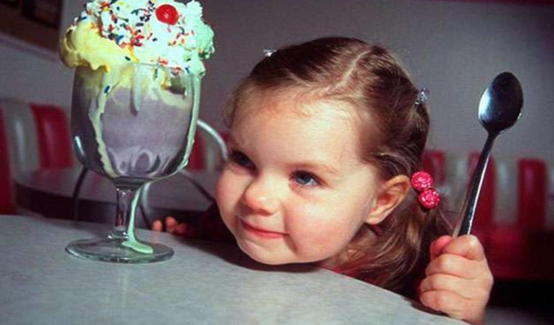Allontanate i bambini dai dolci, se tenete al loro fegato