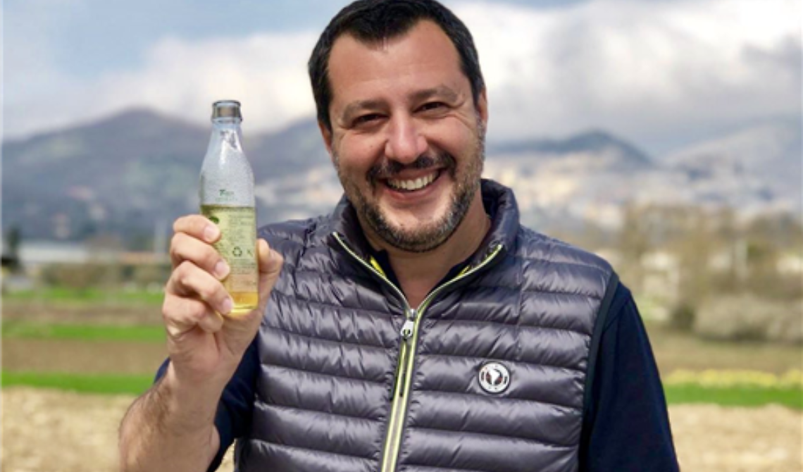 Matteo Salvini su Twitter: «Una cedrata al volo e tra poco ci vediamo a Muro Lucano, Basilicata arrivo»