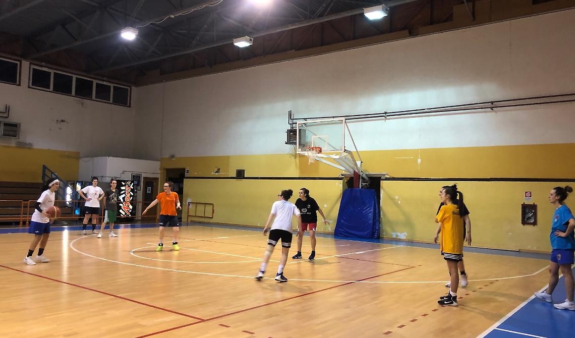 Le ragazze in allenamento Martedì sera 