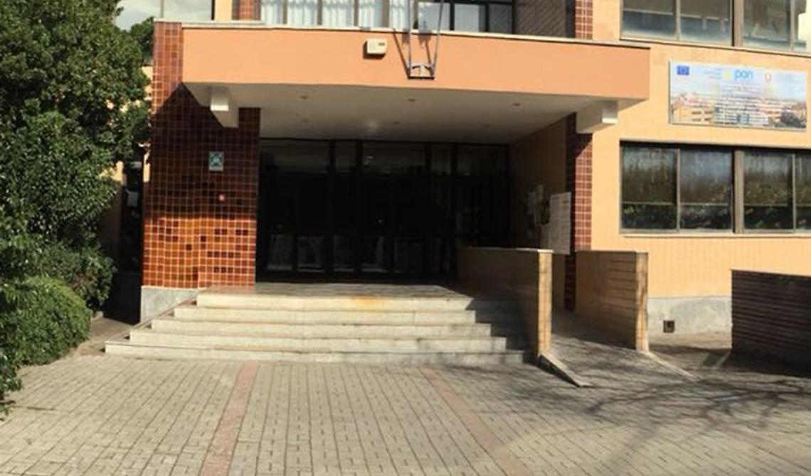 Caso di meningite a Cerignola, il sindaco chiude la scuola
