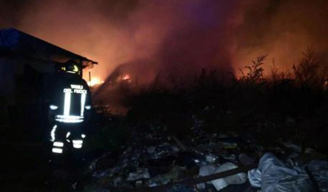 Incendio Ghetto Mezzanone: c'è una vittima