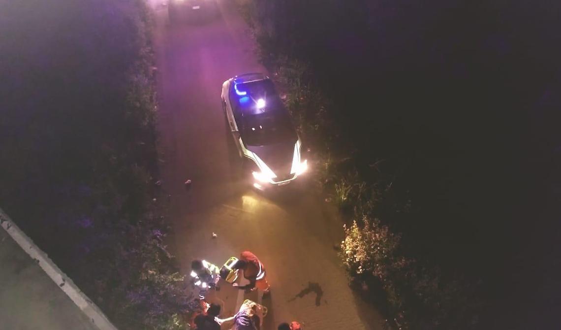 Si ferma a fare pipì ma cade in un burrone: grave 37enne