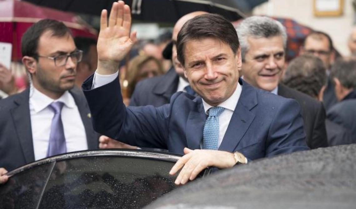 I parlamentari grillini chiedono uno stop al Green pass, ira di Conte: «Non smantelliamo le misure»