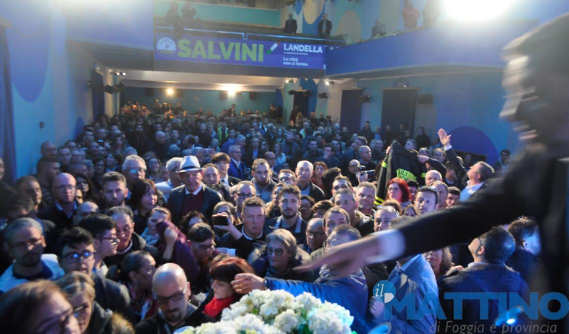 Ma tu guarda quanta gente di sinistra a fare la corte a Matteo Salvini