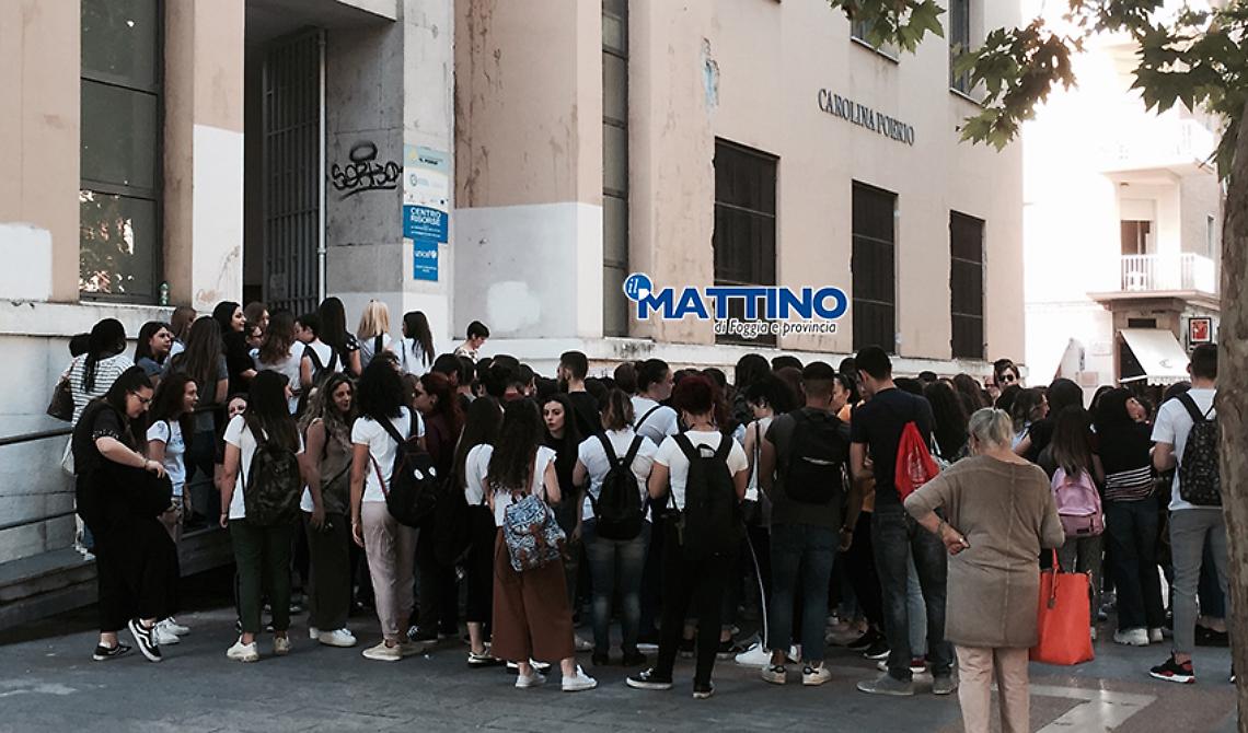 Tra "Il porto sepolto" di Ungaretti e "Il giorno della civetta" di Sciascia, la prova di 6.371  studenti foggiani all'esame di maturità