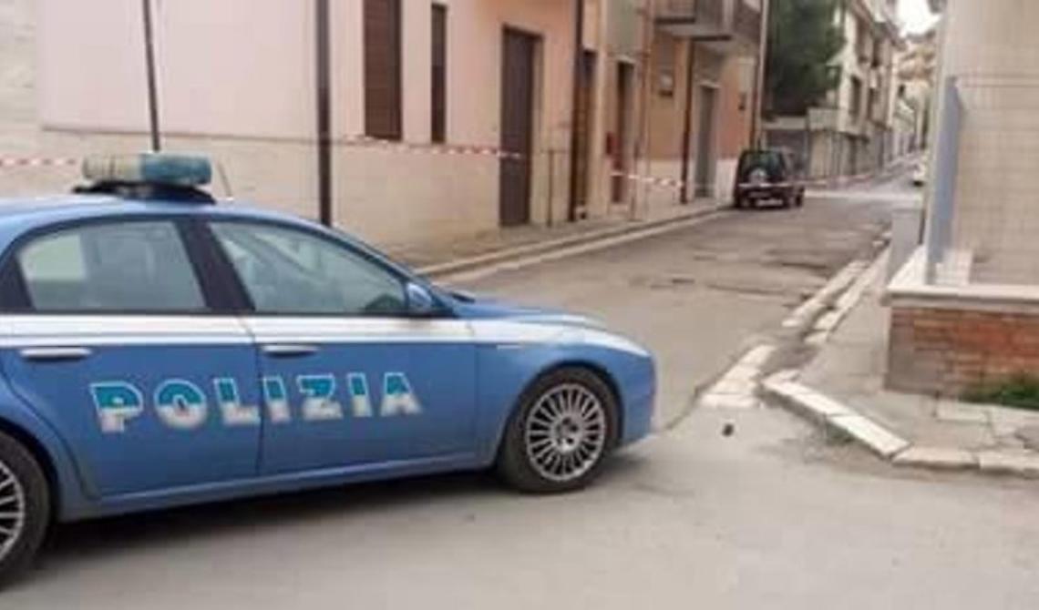 Rubano in casa mentre i proprietari sono ad un funerale: due arresti 