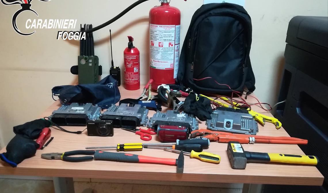 Foggia, rubano Volvo: inseguimento da film,  un arresto 