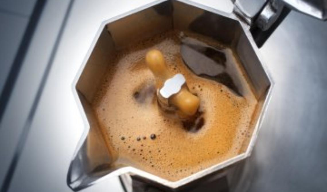 Ultimo nascondiglio della coca: dosi anche nella macchina per il caffè 