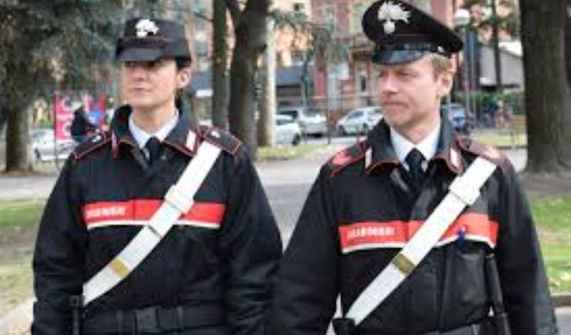San Nicandro Garganico, pistola nascosta nel divano: arrestato 31enne