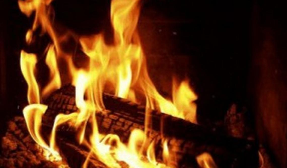 Atto incendiario contro tabaccheria, titolare nega richiesta estorsiva