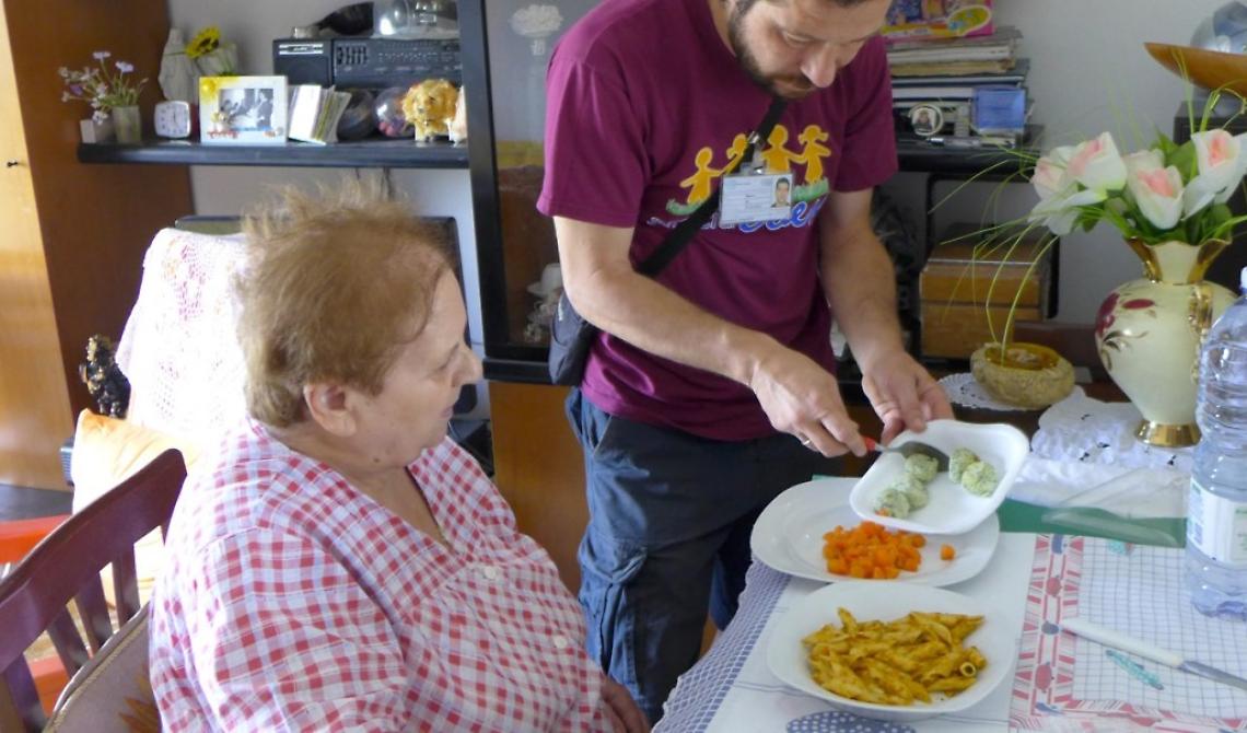 Dal Comune di Foggia pasti caldi a casa per anziani bisognosi in agosto e settembre, così le domande