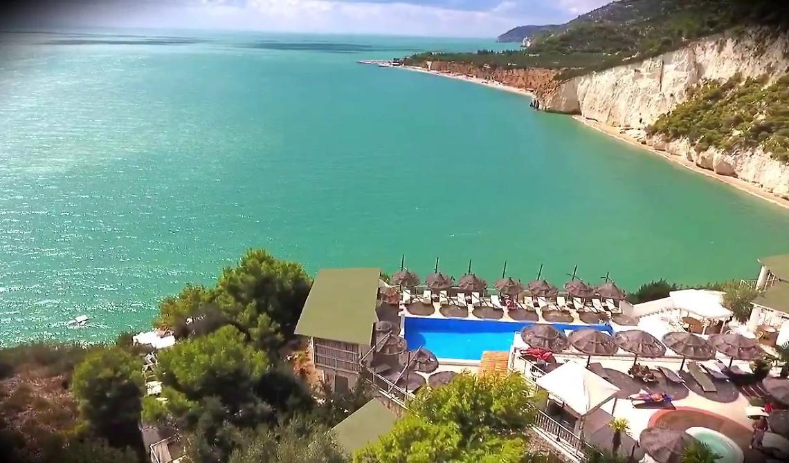 Sigilli della GdF ad alcune strutture di "Villa Scapone", tra Mattinata e Vieste