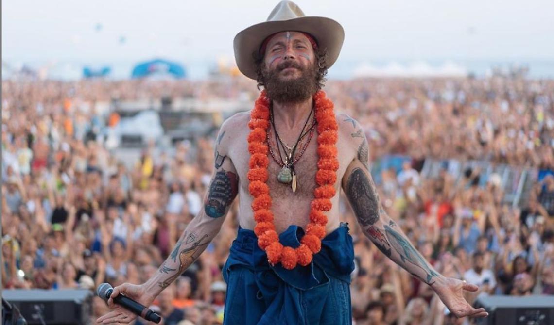 Droga e magliette contraffatte, al concerto di Jovanotti a Policoro la Gdf scopre un sottofondo di illegalità