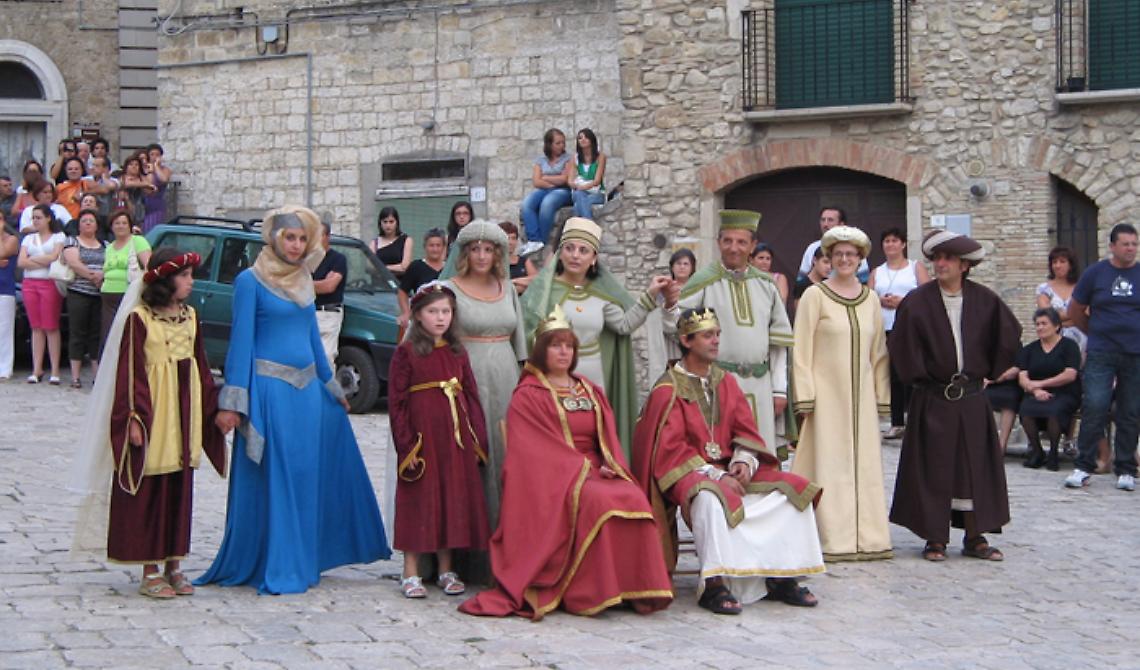 Orsara di Puglia torna ad essere “Ursaria”: tra dame, cavalieri e monaci guerrieri