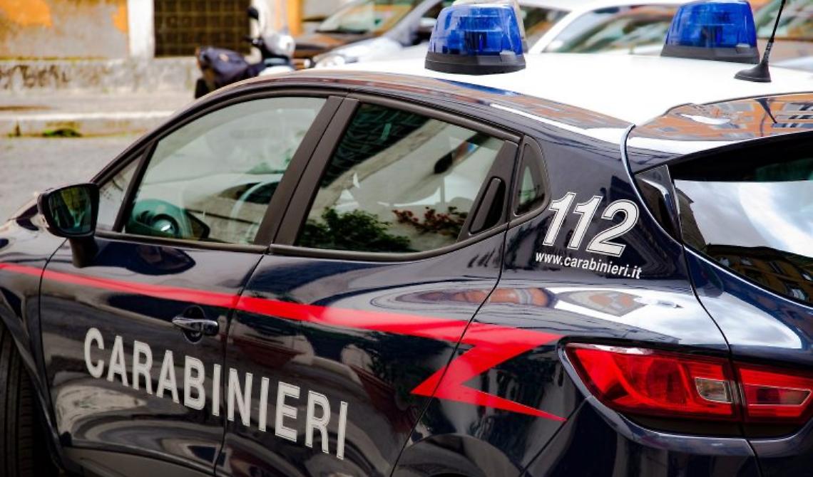 Uccide l'ex marito con una coltellata alla gola, pomeriggio di sangue a Margherita di Savoia