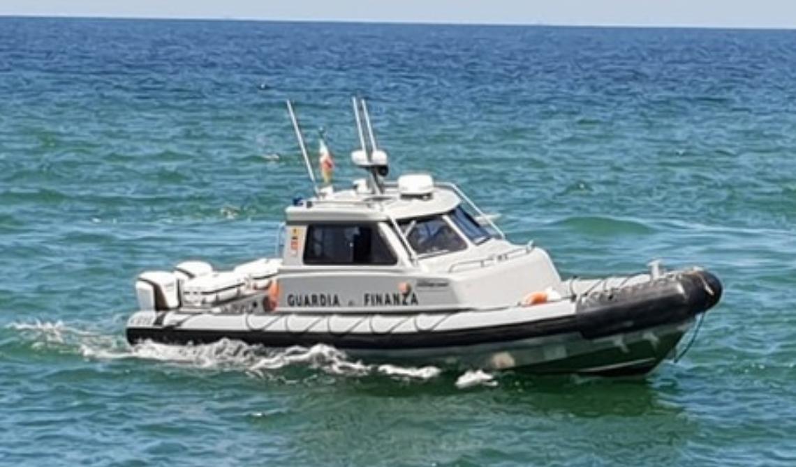 Colto da ischemia alle Tremiti, il 118 si blocca e viene salvato dalla vedetta della GdF