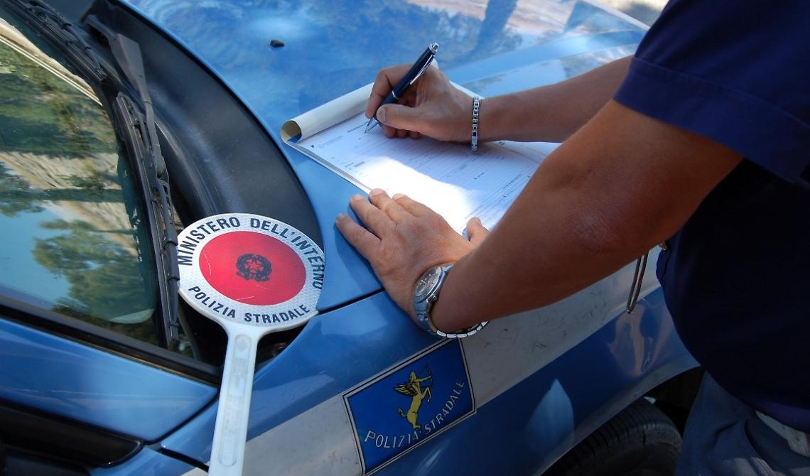 Controlli della Polizia nel Potentino: una denuncia, un arresto e tre rimpatri