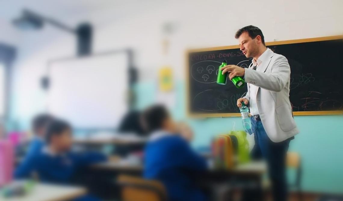 A Vietri basta bottiglie di plastica: a scuola borracce plastic free