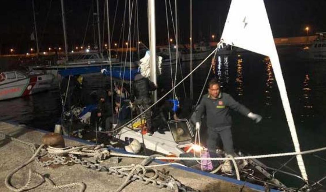 La Polizia  di Foggia arresta due scafisti per immigrazione clandestina