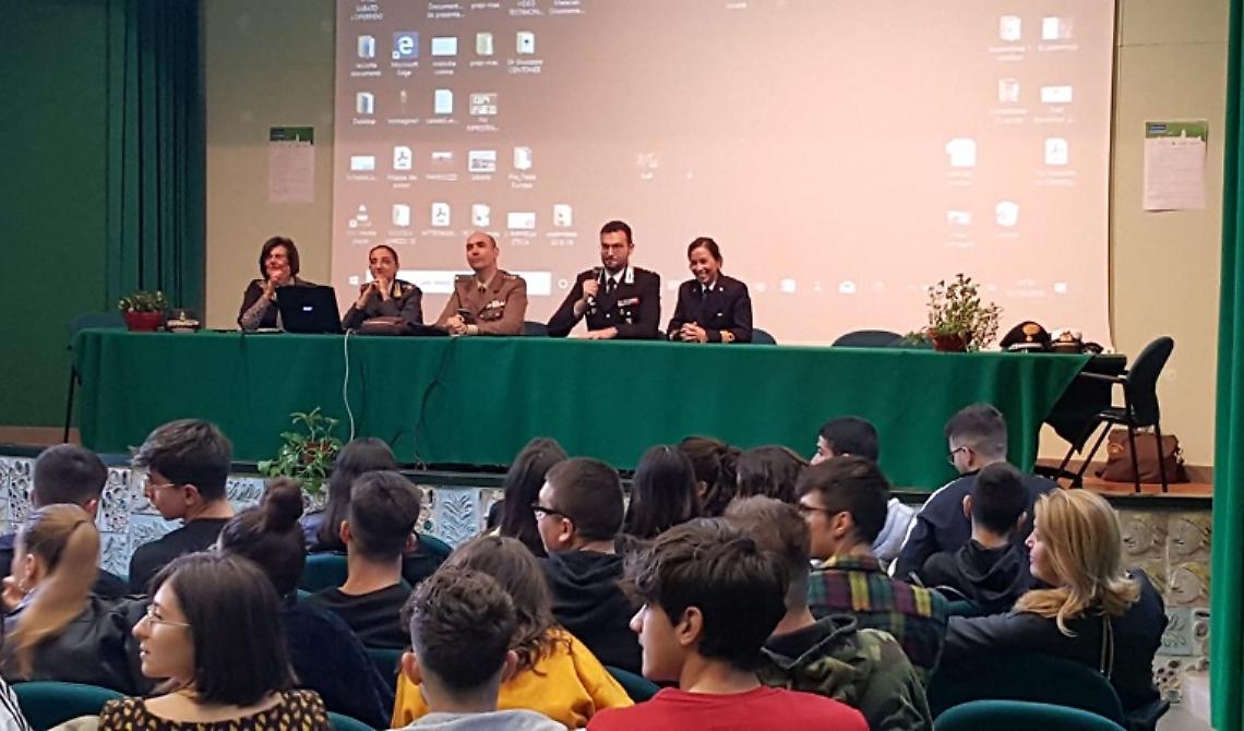 Giornata dell’Unità Nazionale e dell’Arma, incontro con gli studenti di Matera