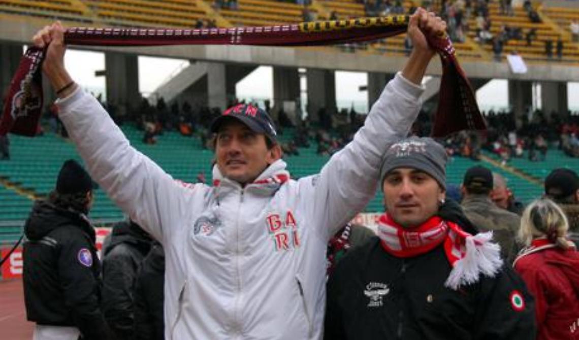 Assolti capi ultrà del Bari pronti a scatenare scontri contro gli ultrà del Foggia e giornalisti critici