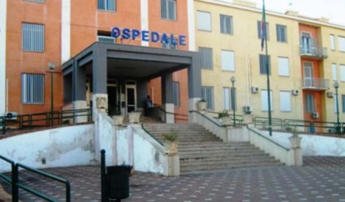 Manfredonia, tentano di scassinare la gettoniera delle bevande in ospedale: denunciati tre ragazzi di 16 anni