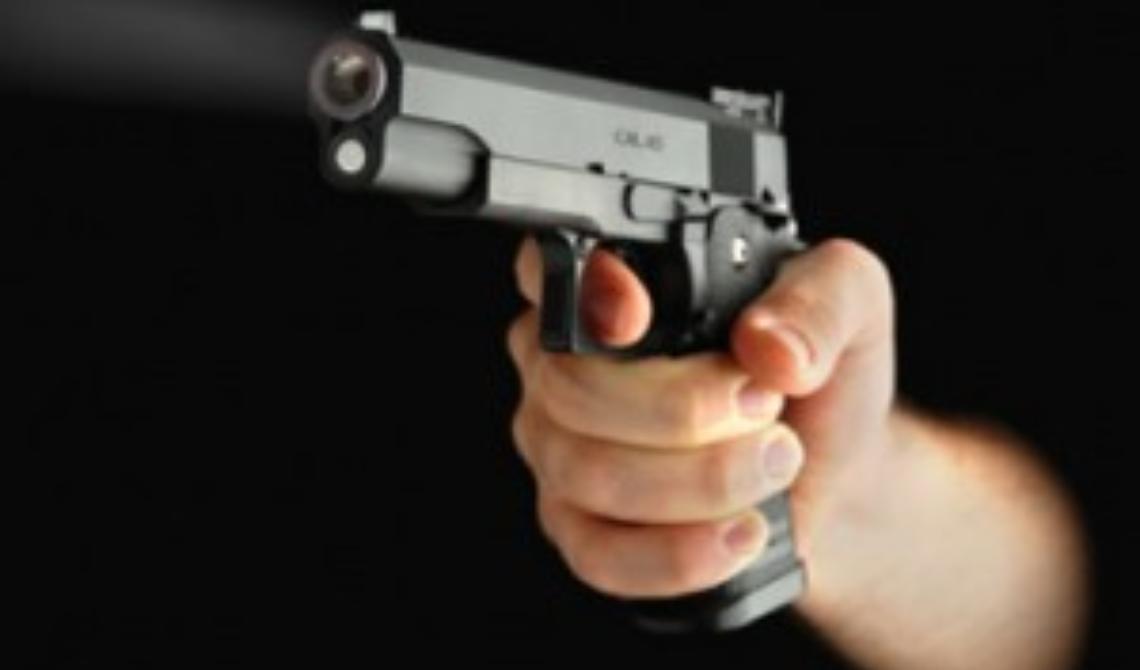 Foggia, denunciato commercialista per aver minacciato un uomo con una pistola giocattolo