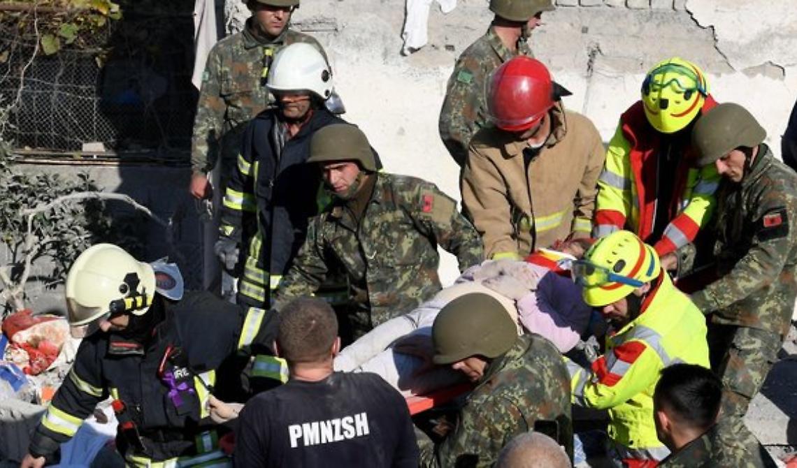 Terremoto in Albania, Emiliano: "Dalla Puglia 250 posti letto e sangue"