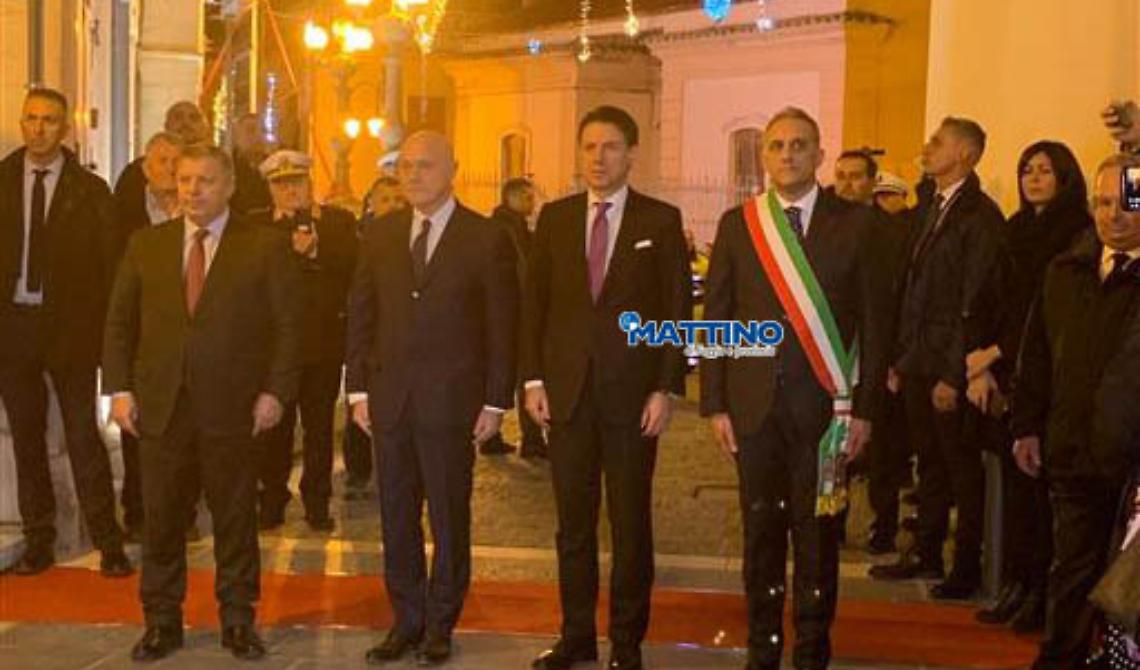 Conte accende una Candela per il Governo: «Non cadrà sul Mes»