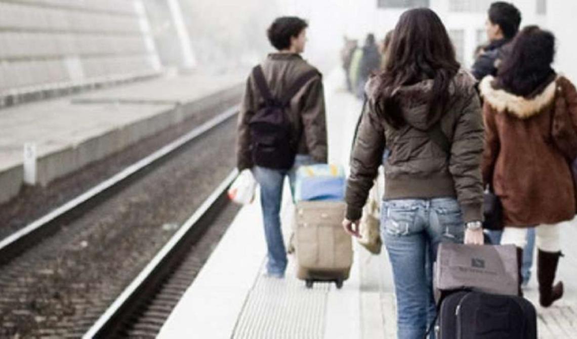 Pugliesi e lucani sempre più emigranti al Nord, dove i giovani se ne vanno invece all'Estero