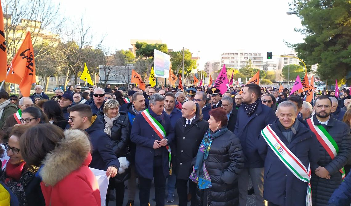 "Foggia libera Foggia", don Ciotti: "Siamo qui per disinnescare la miccia della paura"