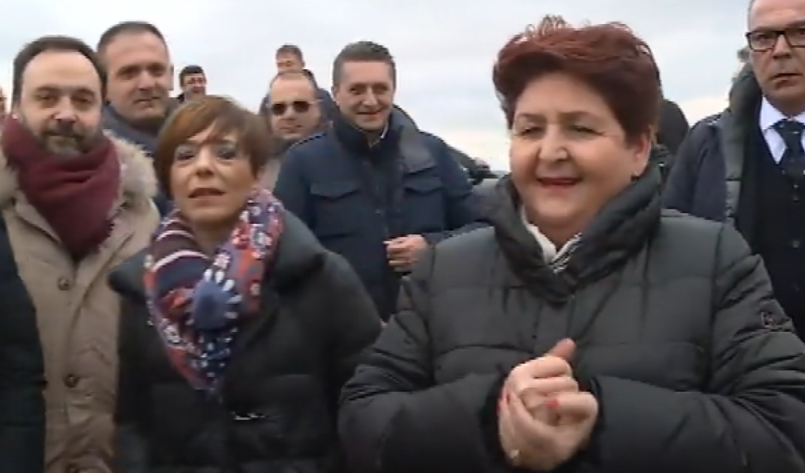 Bellanova in visita al Polo dell'ortofrutta materano in compagnia dell'opposizione regionale
