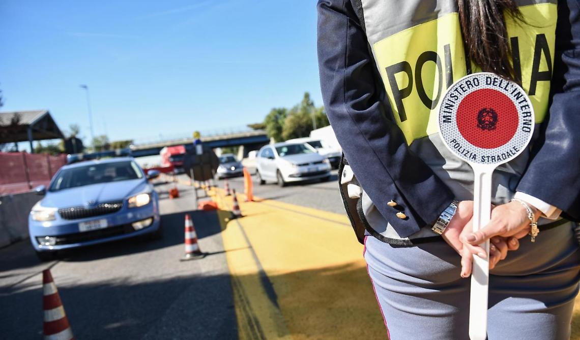 Sull'autostrada con mezzo chilo di cocaina, arrestato trentenne di Foggia