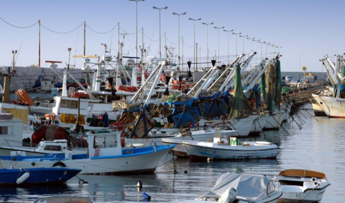 Carabinieri e Guardia Costiera daranno la caccia alle imbarcazioni abusive nel porto di Manfredonia