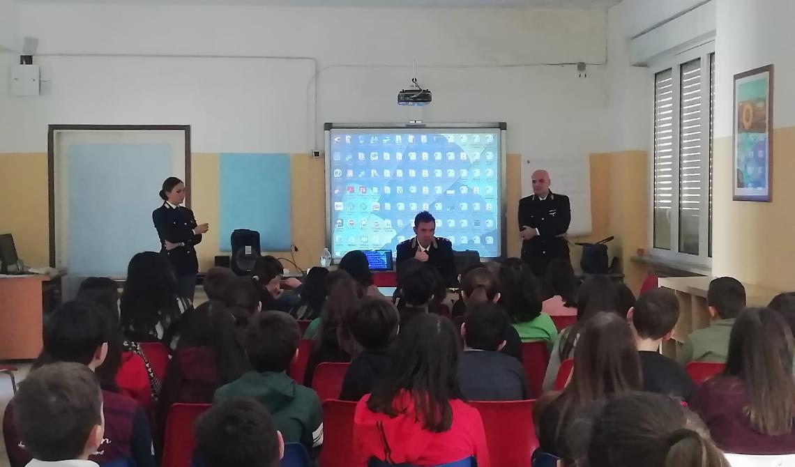 A scuola di internet con la Polizia per gli studenti di Castelnuovo e San Severo