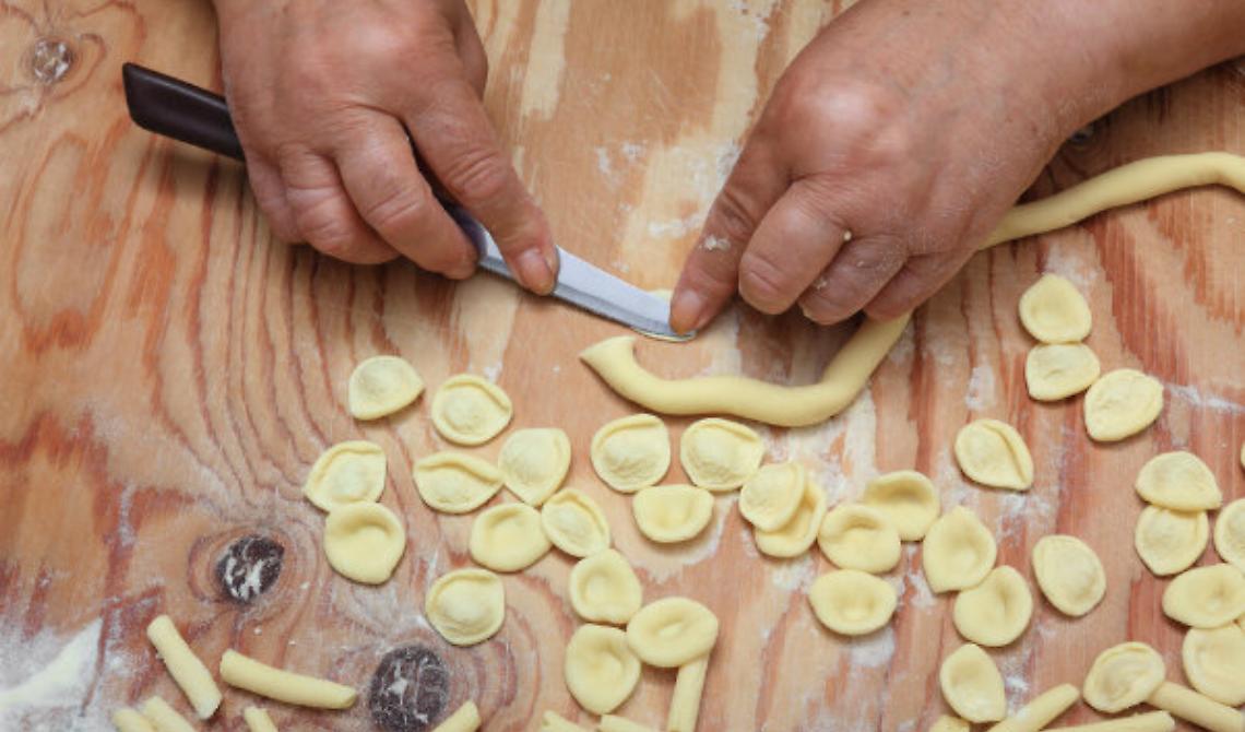 Nuove regole della Regione Puglia per le orecchiette fatte in casa