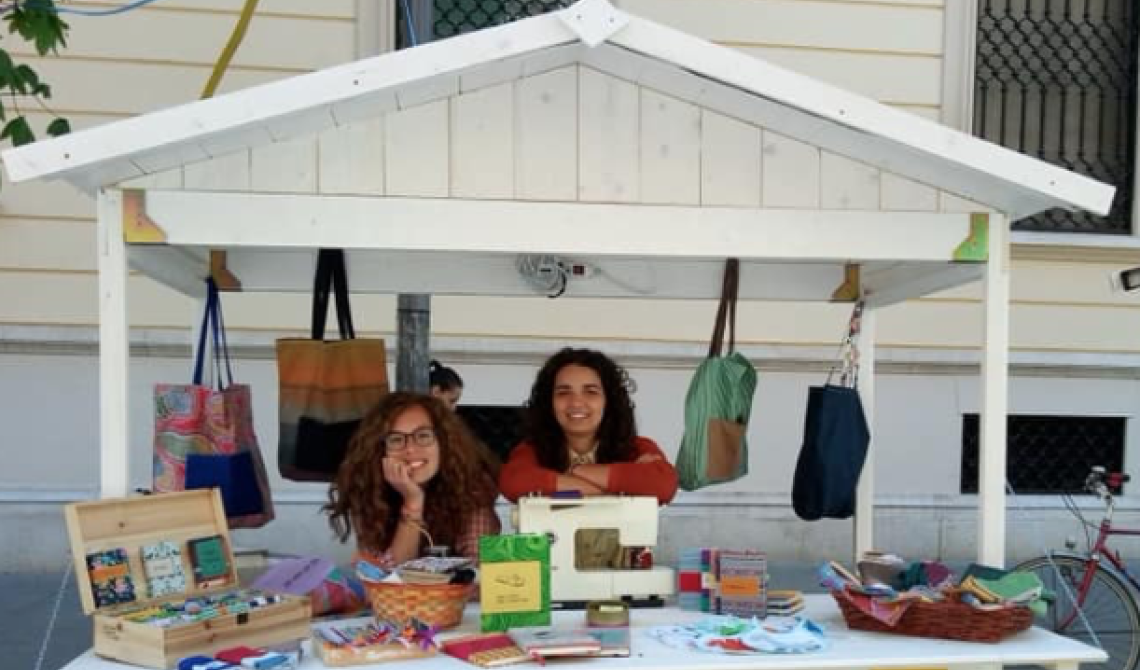 Al "Mercatino di Terrarancia" di Vico anche "iPez" di Federica e Giulia dell'Accademia di Belle Arti di Foggia