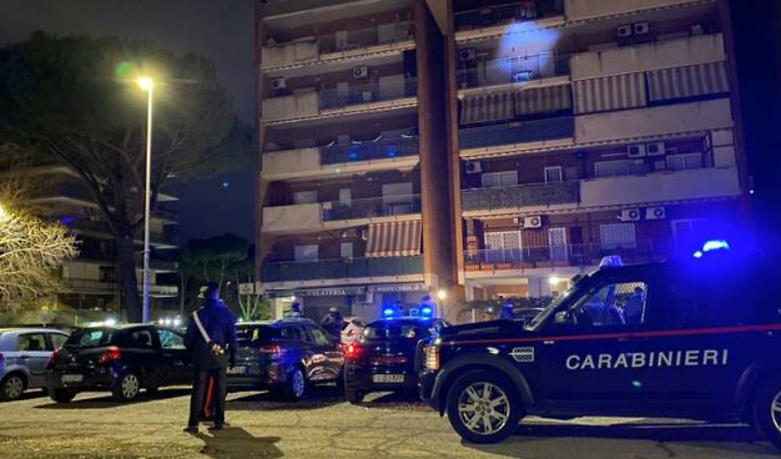 Arrestato a Roma 22enne di Foggia: in casa nascondeva la droga e la fidanzatina