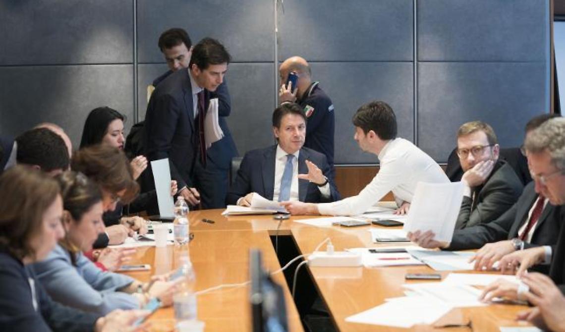Coronavirus, il Governo pronto a "chiudere" 11 province: vietato sia uscire che entrare
