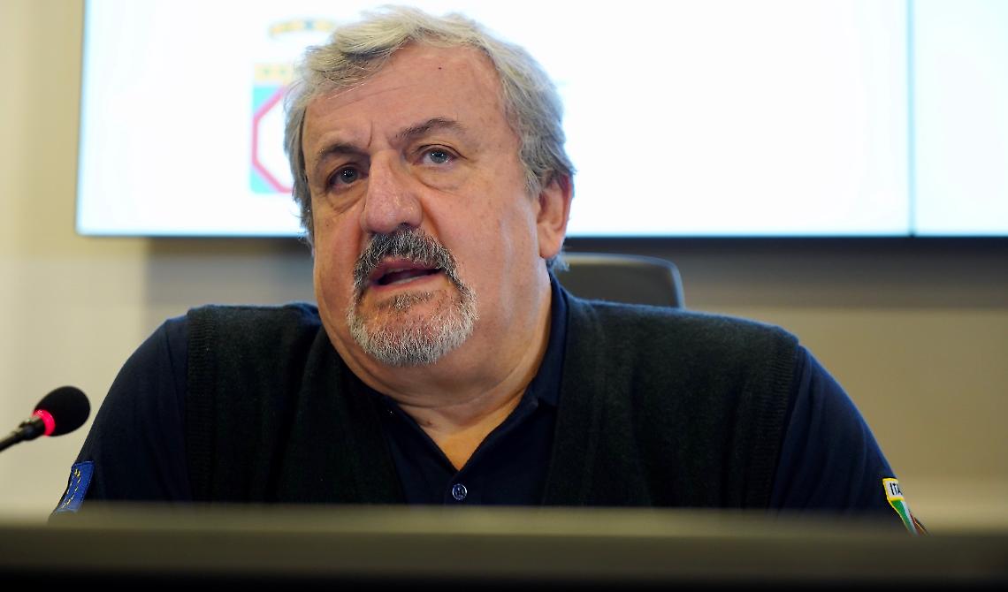 Coronavirus, Emiliano ordina la quarantena obbligatoria a chi arriva in Puglia dal Nord: «Se siete in viaggio, tornate indietro»