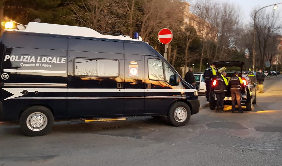 Coronavirus, anche un venditore ambulante di mascherine non a norma nella rete dei controlli della Polizia Locale di Foggia