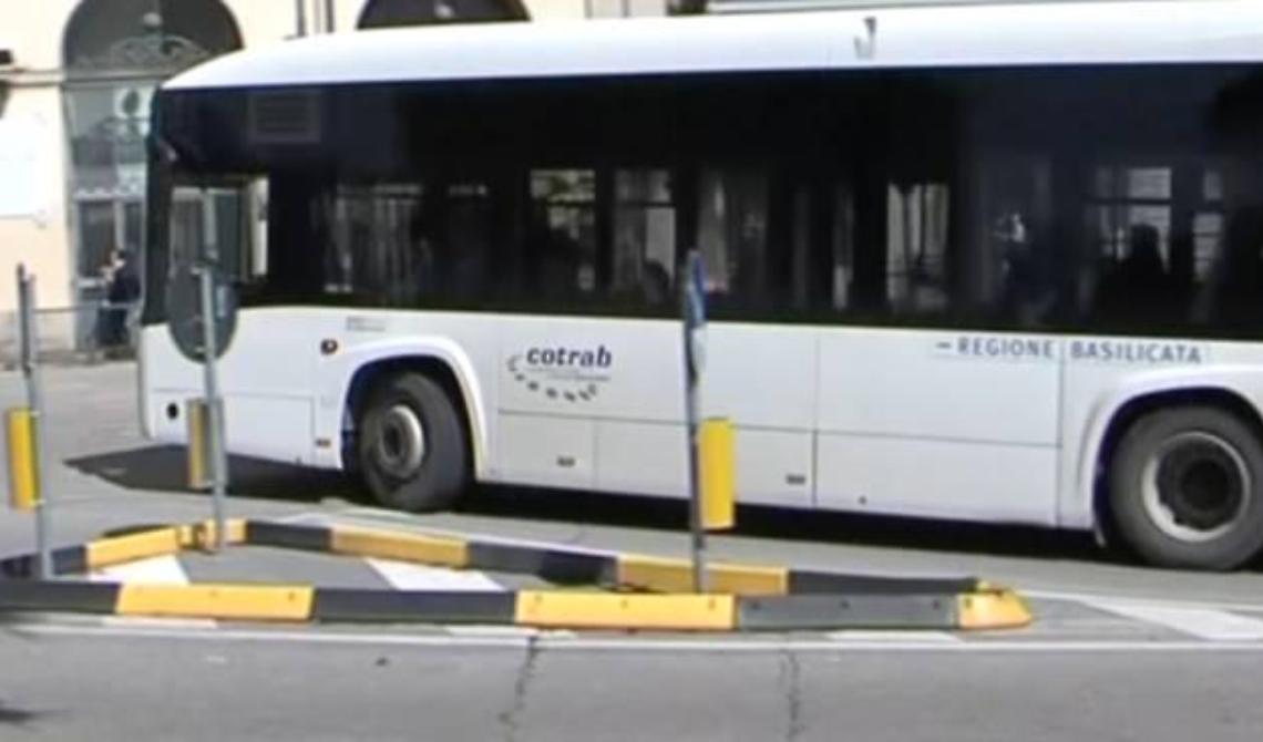 Basilicata: polemica sulla sospensione dei trasporti 